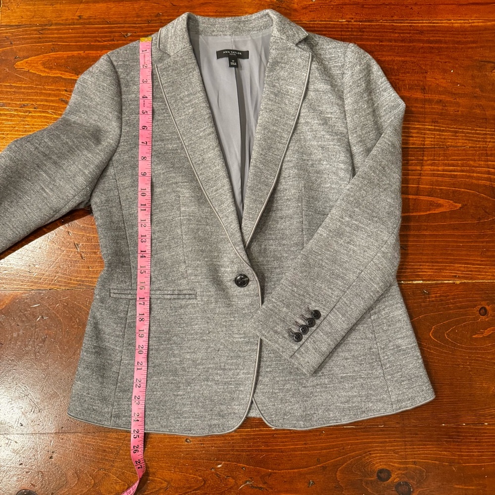 Ann Taylor Classic Charcoal Gray Blazer. Size 12 P - Picture 9 of 11
